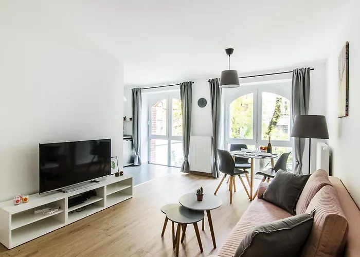 Beutiful Pearl Apartment In Tenement House In Center